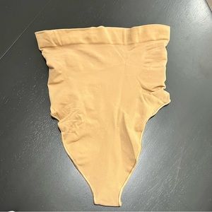 Seamless Scultping High Waisted Thong NWT Size L Ochre